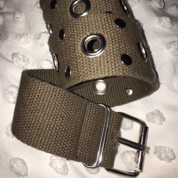 Army Green Canvas Stud Grommet Belt, 34-38 in XL Unisex 2 in wide brand new - Picture 2 of 3
